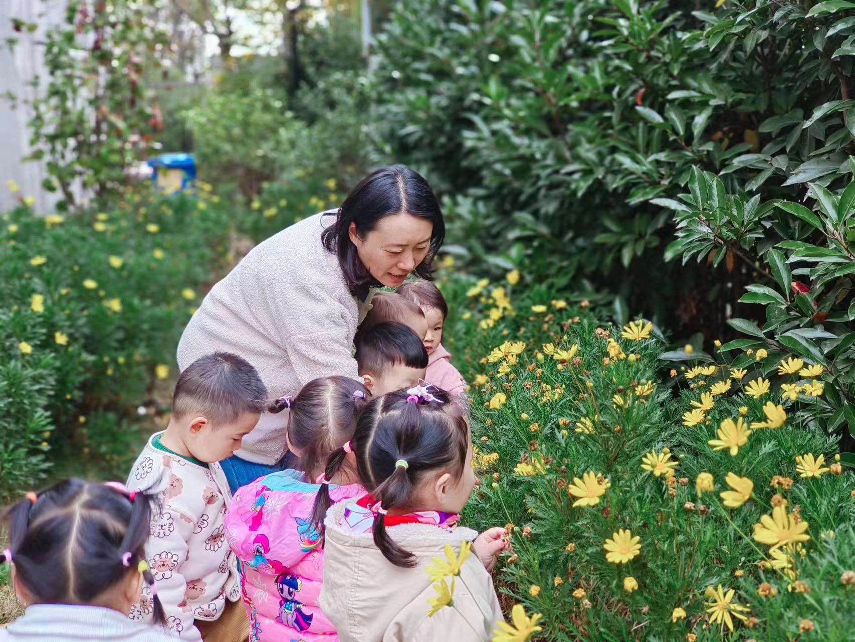 春芽幼兒園 張?zhí)?《老師媽媽》.png