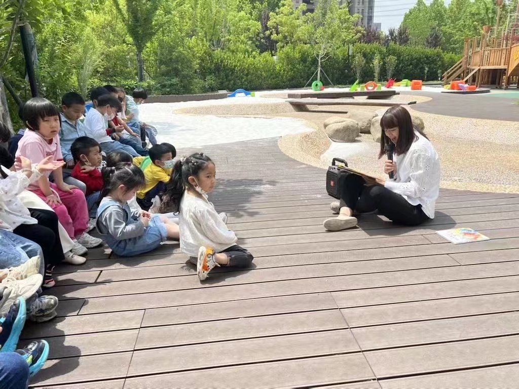 春芽幼兒園 徐海靜《用愛(ài)鑄就美麗幼師夢(mèng)》.png